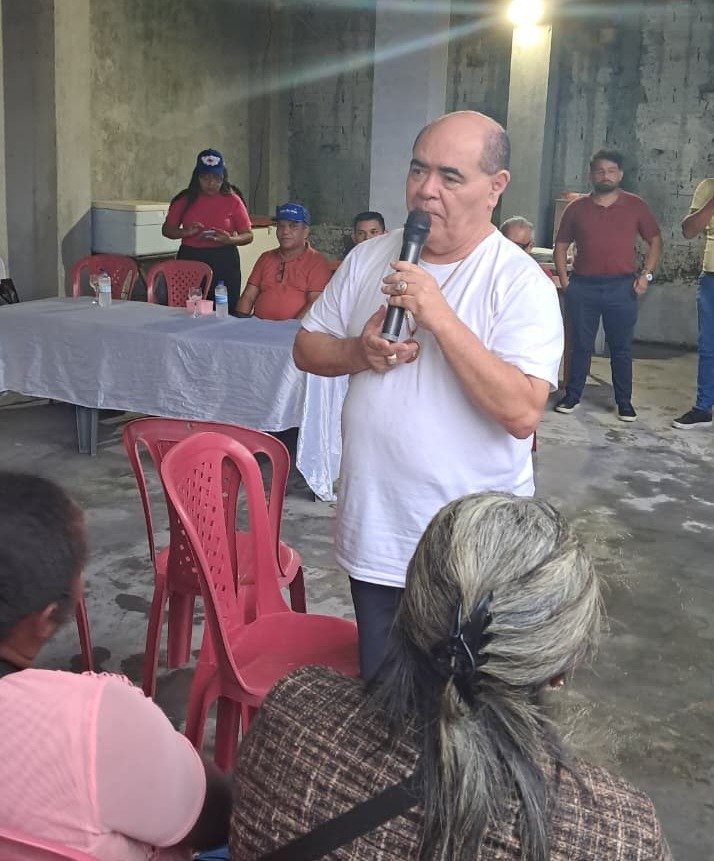 ASTRO DE OGUM, O PARLAMENTAR QUE DEIXA O ASFALTO PARA PISAR NO BARRO, SEGUE EM RITMO ACELERADO NAS COMUNIDADES DA GRANDE ILHA