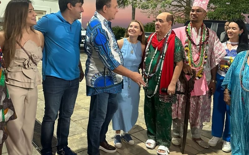 CARLOS BRANDÃO E IRACEMA VALE PRESTIGIAM A TRADICIONAL PROCISSÃO DOS ORIXÁS