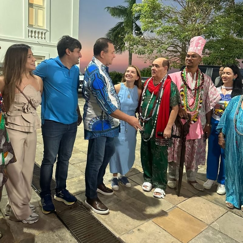 CARLOS BRANDÃO E IRACEMA VALE PRESTIGIAM A TRADICIONAL PROCISSÃO DOS ORIXÁS