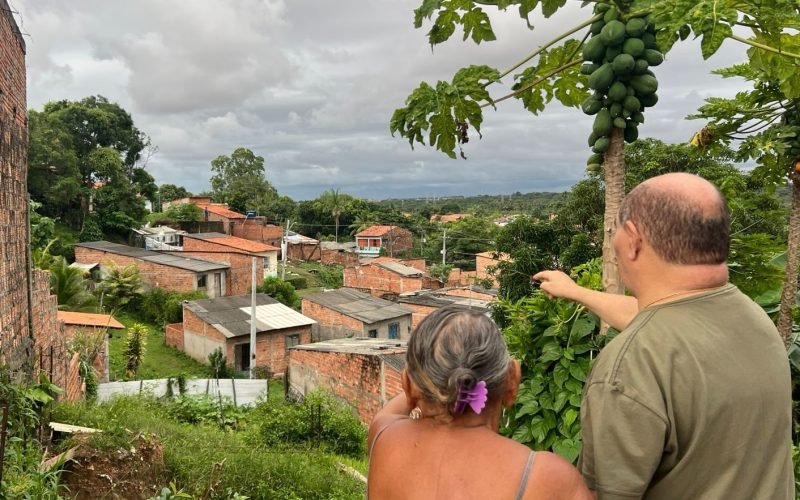 PISAR NO BARRO NÃO É PISAR NO ASFALTO: A ROTINA INTENSA DE ASTRO DE OGUM ENTRE O LEGISLATIVO E AS COMUNIDADES