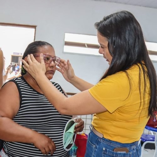 DEPUTADA ANA DO GÁS E VEREADOR ASTRO DE OGUM LEVAM MAIS UM MUTIRÃO OFTALMOLÓGICO À REGIÃO ITAQUI-BACANGA E BENEFICIAM MORADORES DA VILA EMBRATEL