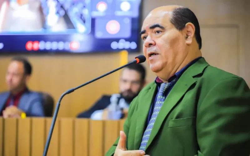 ASTRO DE OGUM E SUA ROTINA COMUNITÁRIA SEM PAUSA