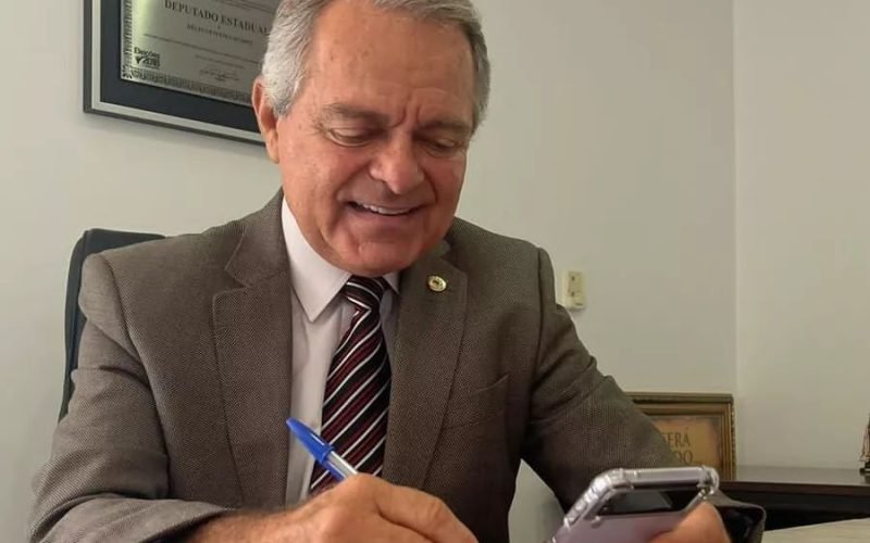 BRILHANTE IDÉIA DO EX-DEPUTADO HÉLIO SOARES
