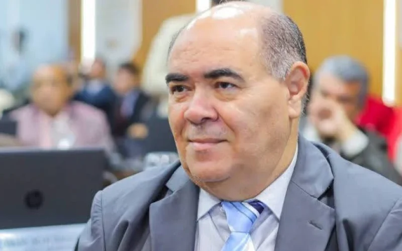 ASTRO DE OGUM, O VERDADEIRO PARLAMENTAR DOMÉSTICO: EM PLENO RECESSO LEGISLATIVO, O VEREADOR NÃO PARA