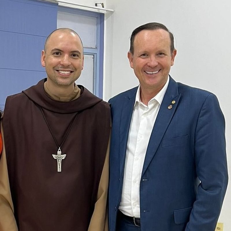 MÁRCIO HONAISER DEFENDE LÍDER RELIGIOSO FREI GILSON E REAFIRMA COMPROMISSO COM A LIBERDADE RELIGIOSA