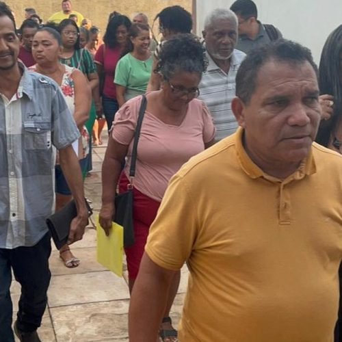 EM VISITA SURPRESA, MOVIMENTO MACAIB EMOCIONA O VEREADOR ASTRO DE OGUM E O DECLARA PRESIDENTE DE HONRA DO CENTRO MATRIZ DAS COMUNIDADES