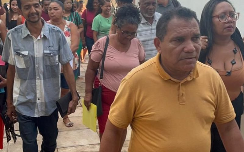 EM VISITA SURPRESA, MOVIMENTO MACAIB EMOCIONA O VEREADOR ASTRO DE OGUM E O DECLARA PRESIDENTE DE HONRA DO CENTRO MATRIZ DAS COMUNIDADES